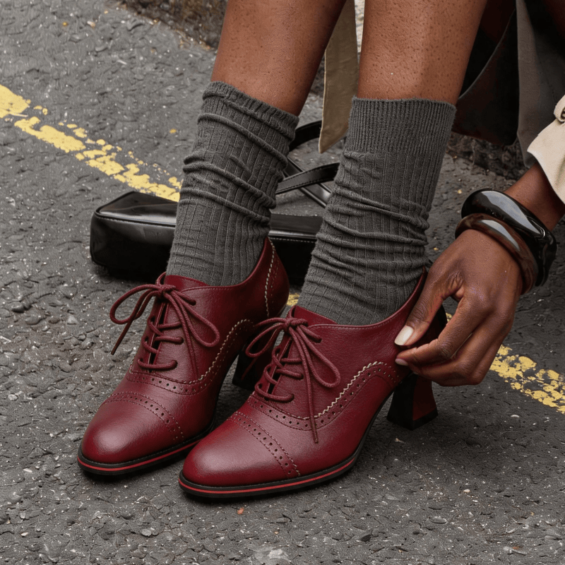 Leather Work Oxfords - Dames Oxford-schoenen van kunstleer met brogue-look,